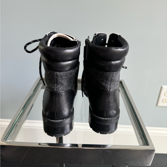 Coach boots. Women. Pre-owned. Size U.S. 7. EU 7.5 - Picture 5 of 6